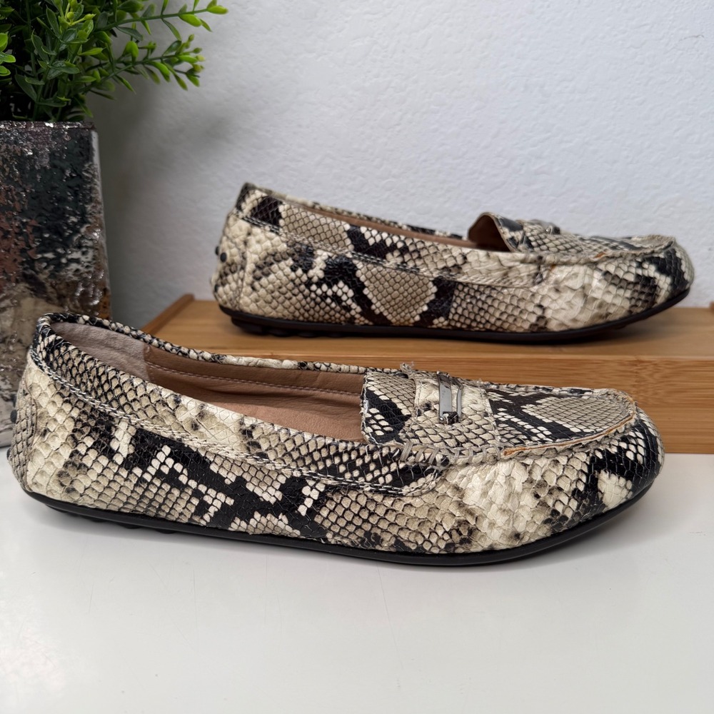 Vionic Ashby Loafers Grey Snakeskin Embossed Leather Driving Moccasins Size 9 - Picture 2 of 9